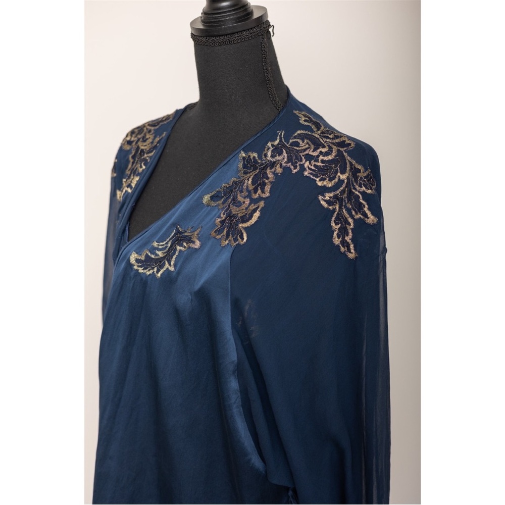 80s Natori Dark Blue and Gold Embrodiered Vintage Nightgown and Robe Size M-L - Picture 7 of 8